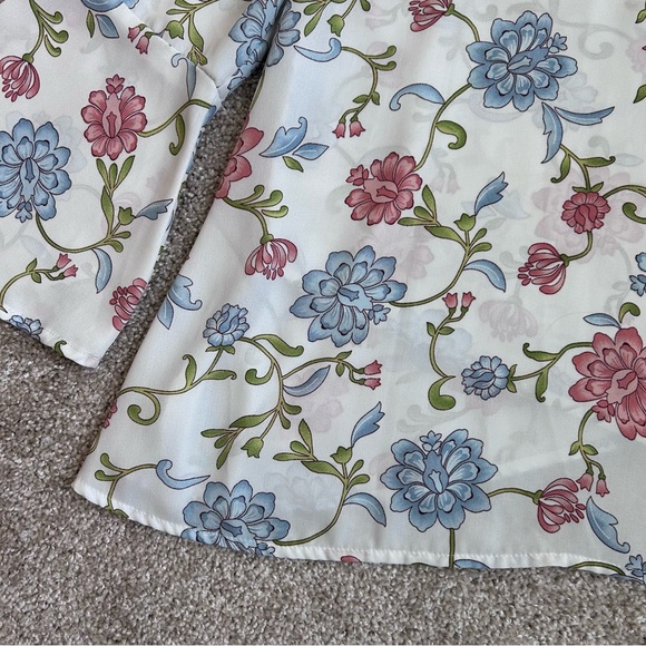 Altar’d State Women’s Cream and Pink Floral Bell Sleeve Blouse Size Small - Picture 2 of 8